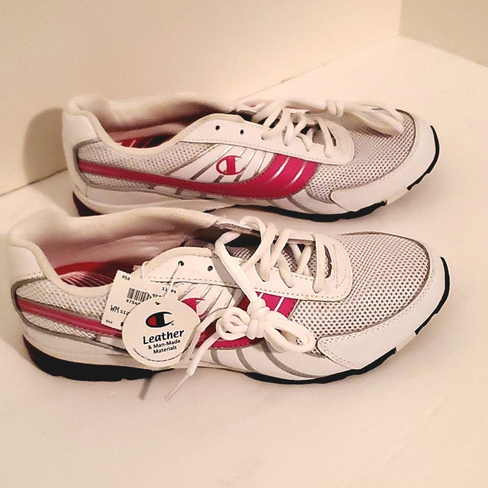 Women Athletic Champion Shoes Sneakers SZ 9.5 NWT
